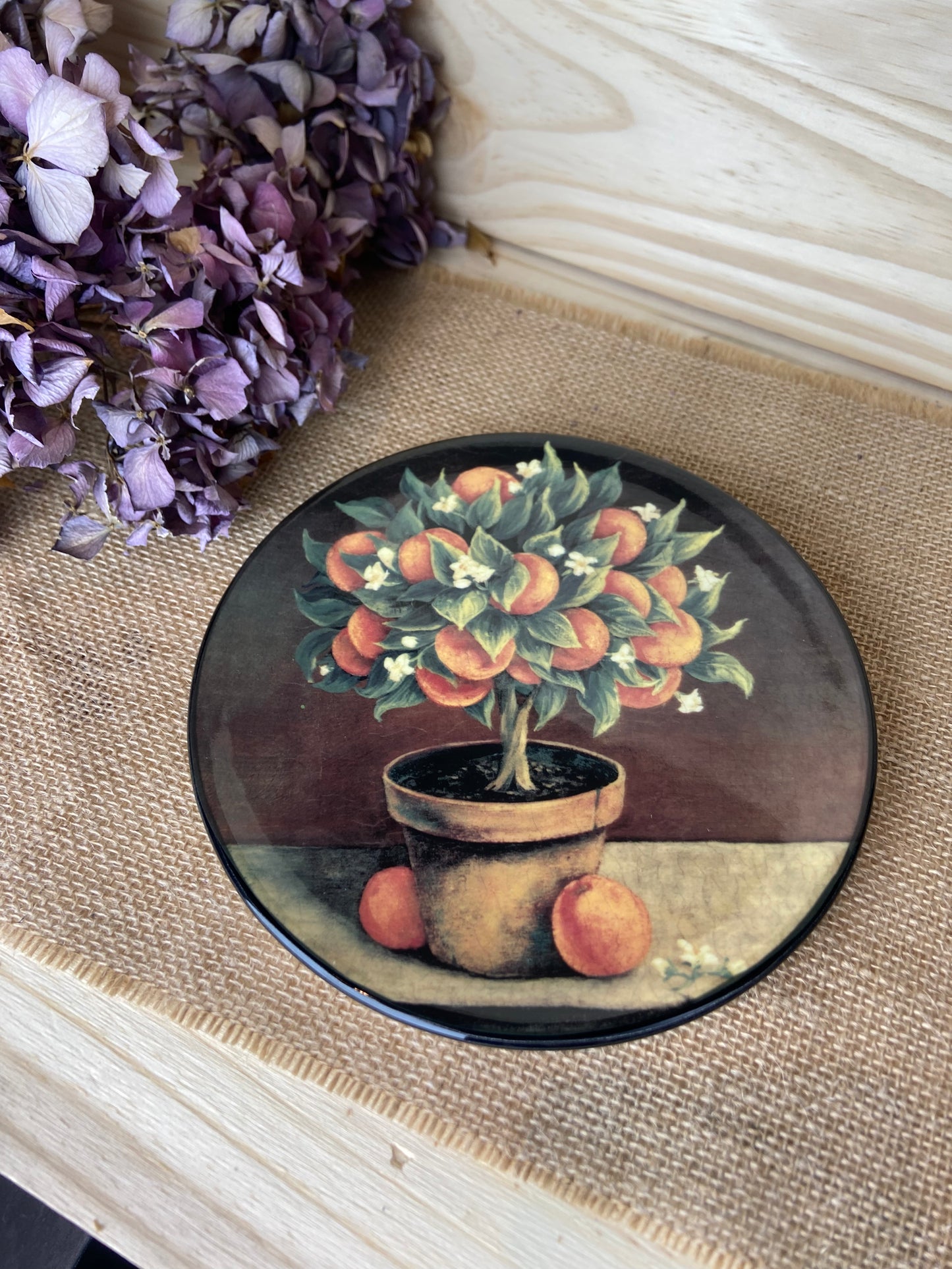 Assiette décorative en céramique – Motif traditionnel