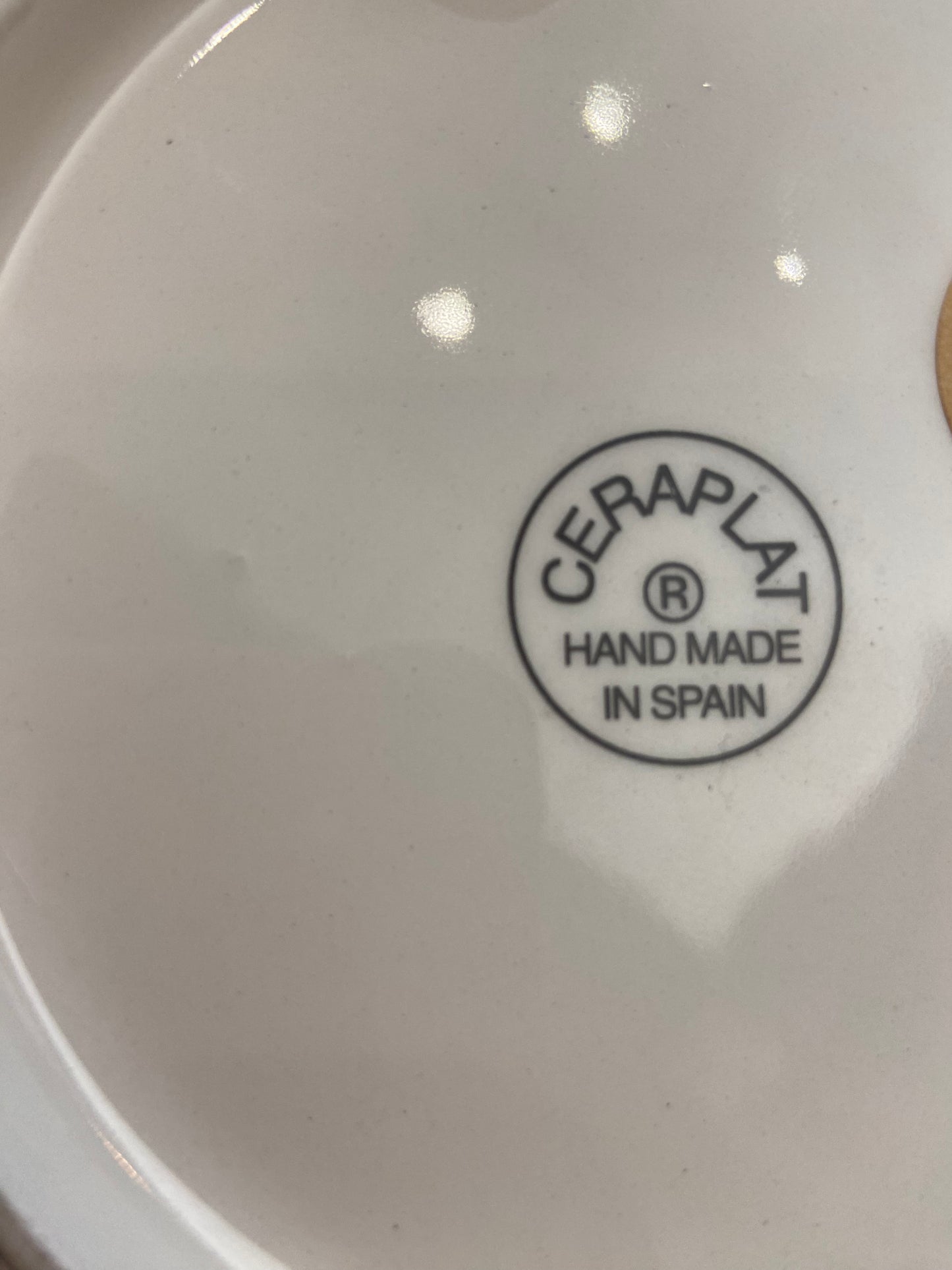 Assiette décorative en céramique – Motif traditionnel