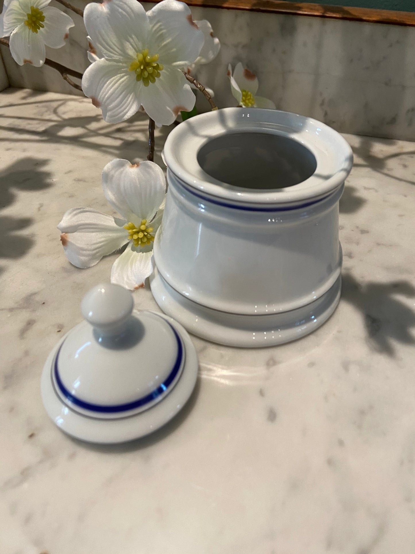 Sucrier en porcelaine