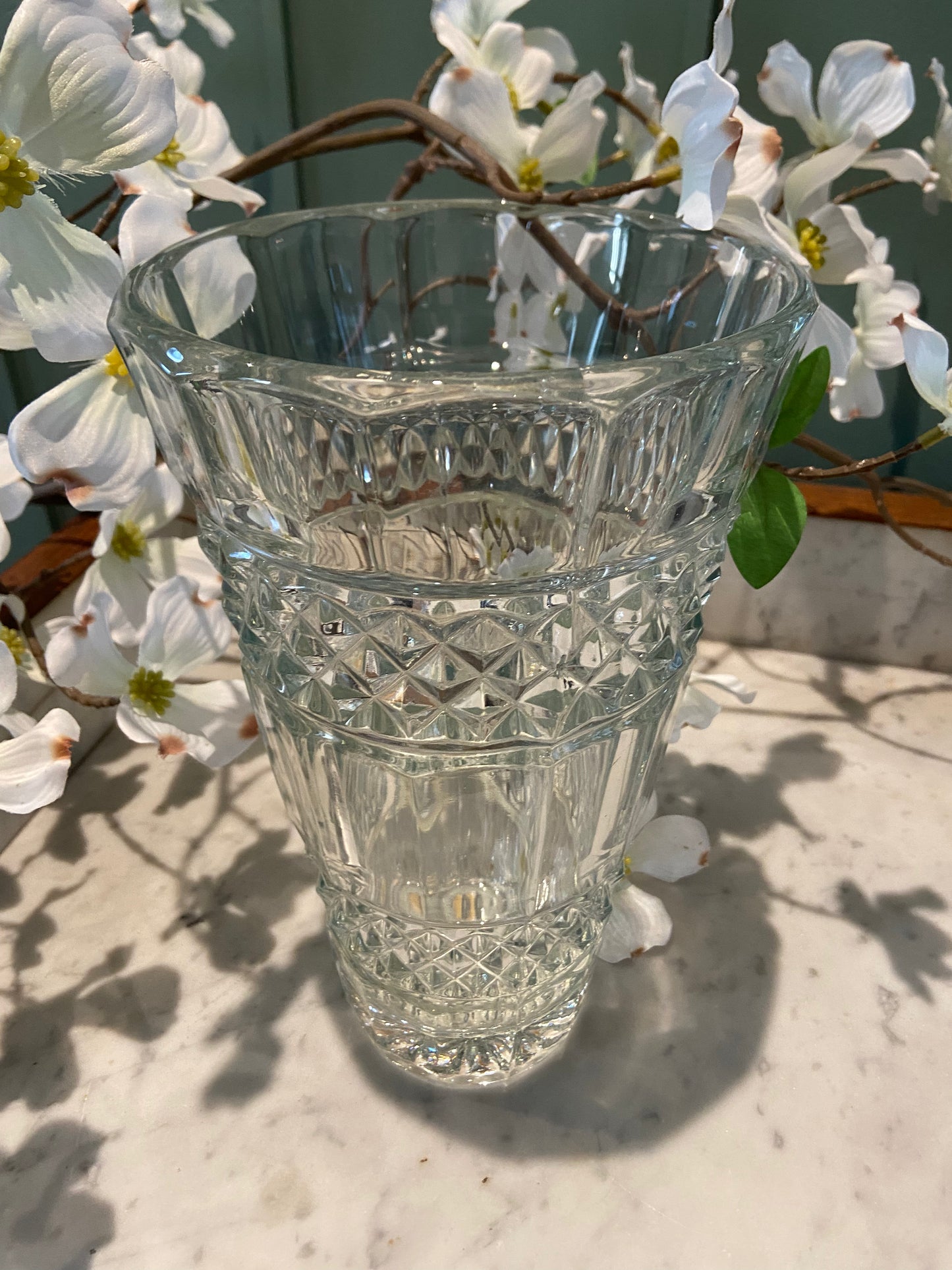 Grand vase en cristal sculpté