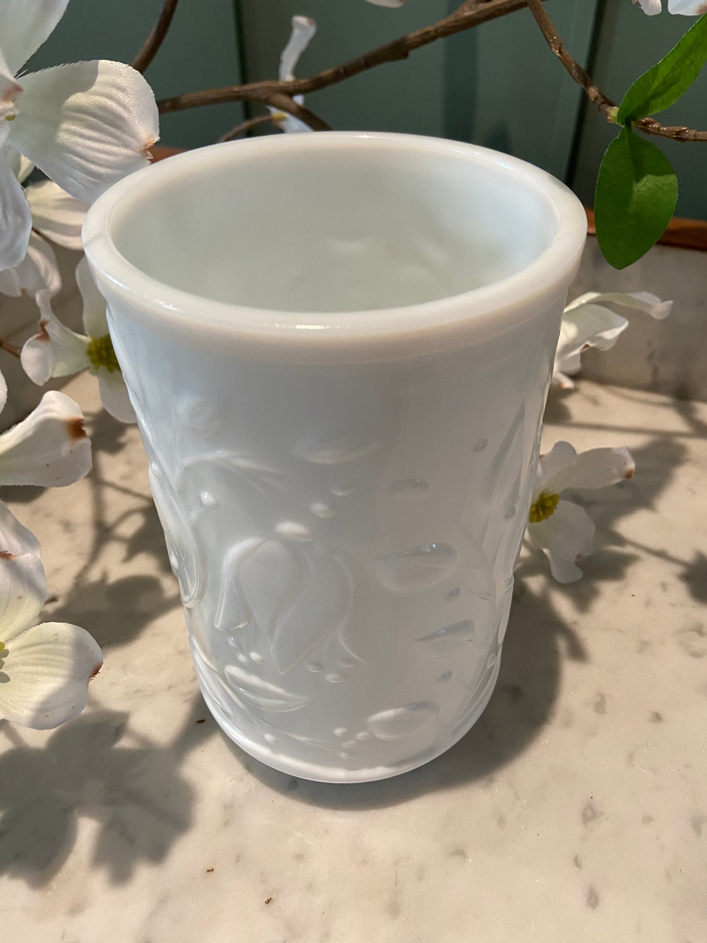 Vase en verre opaline blanc