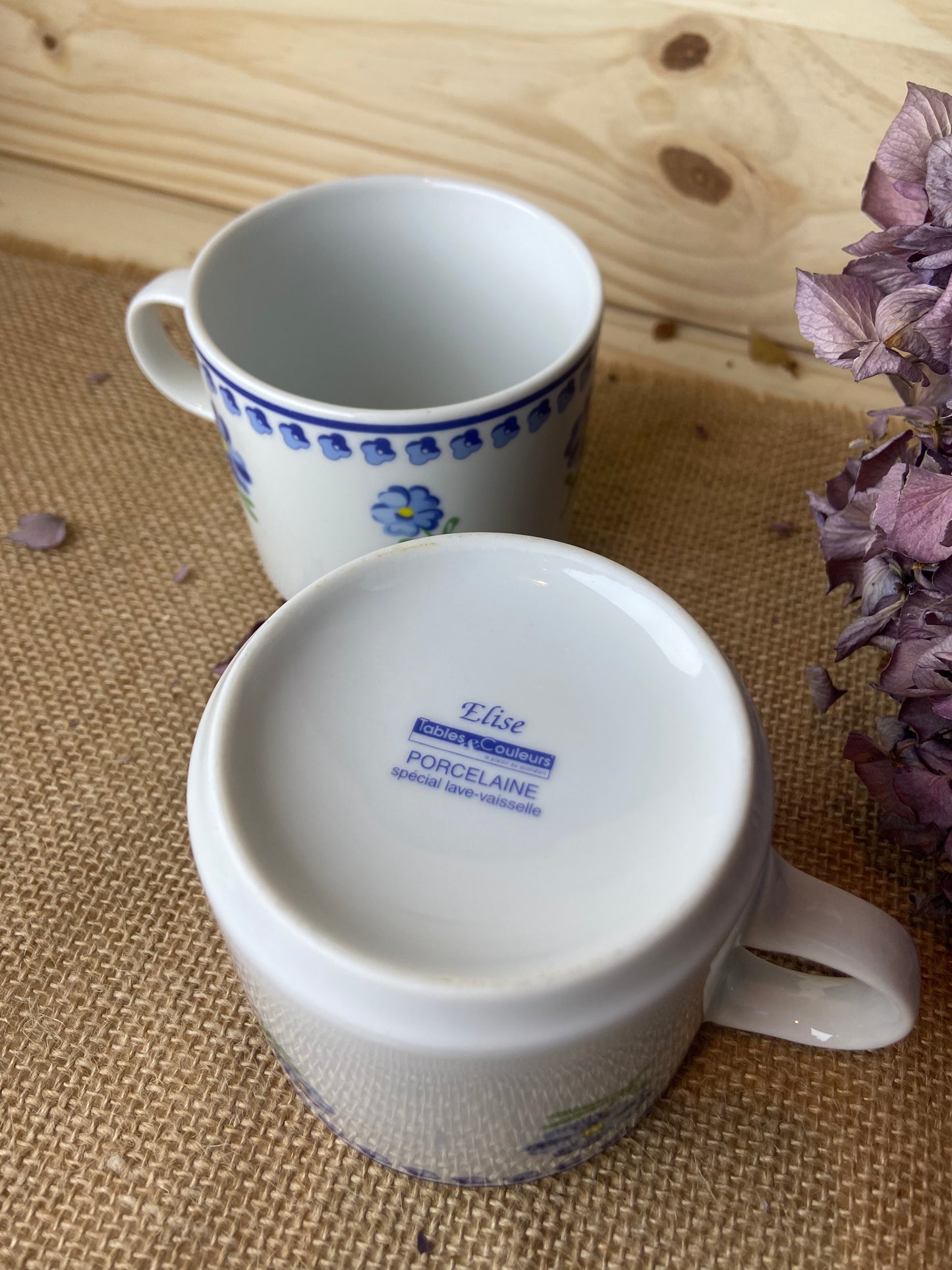 Lot de 2 tasses en porcelaine – Motif fleurs bleues