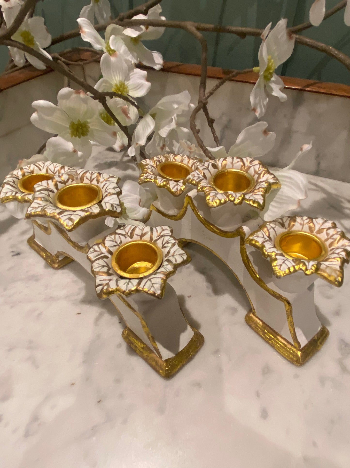 Duo de chandeliers en céramique