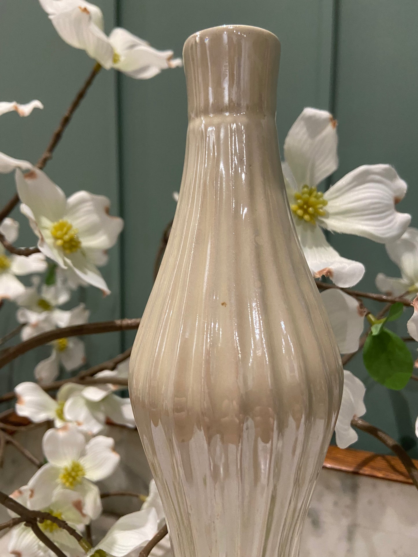 Vase tige haut strié