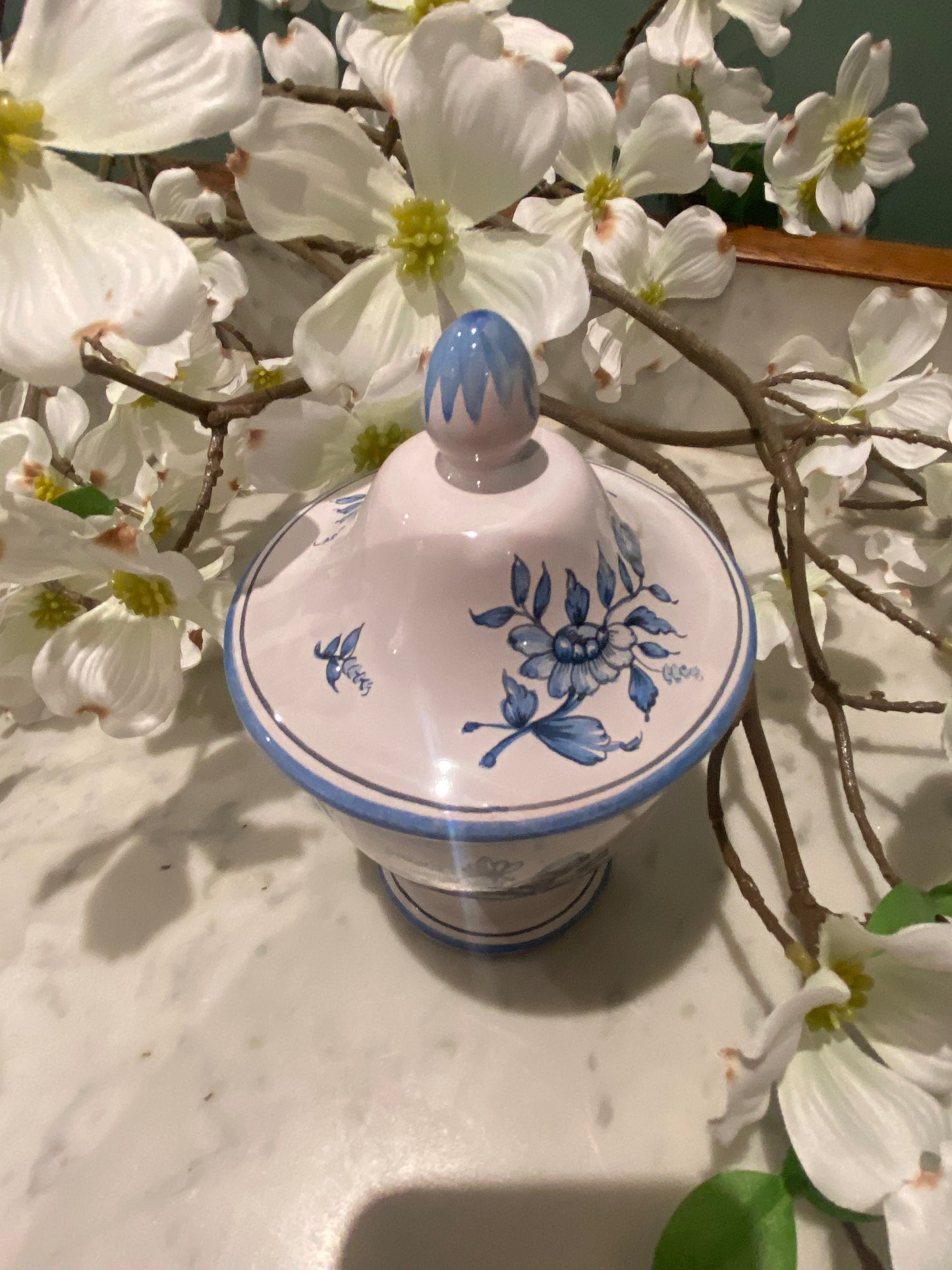 Pot avec couvercle en céramique