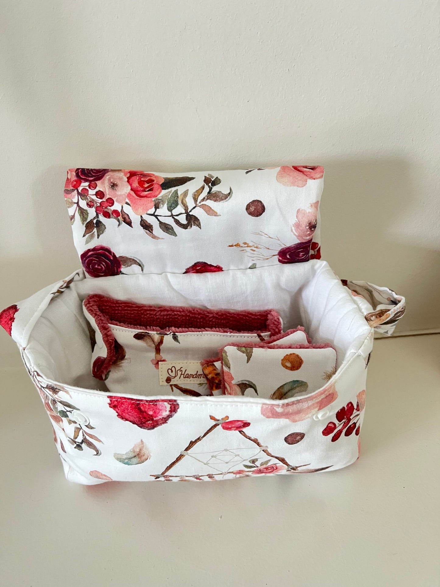Ensemble sac, couche, lingettes et bavoir