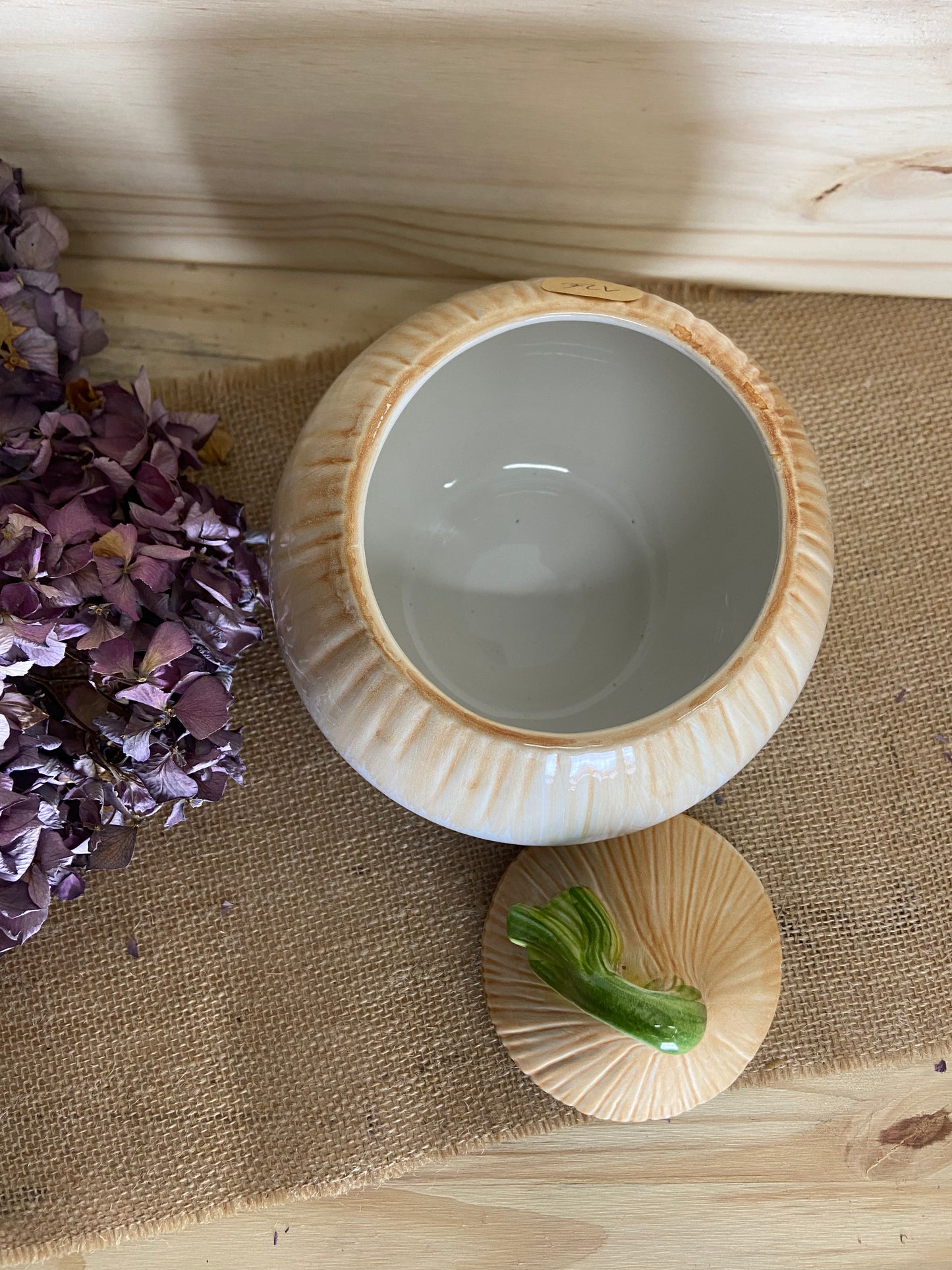 Pot en céramique avec couvercle – Forme d’oignon
