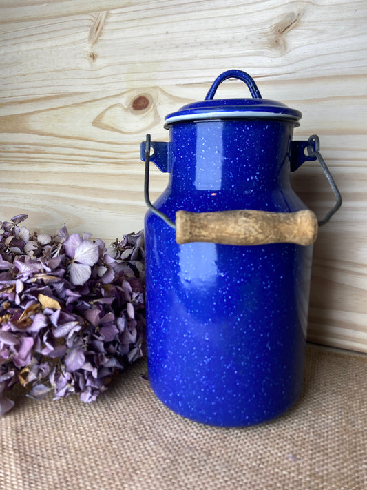 Pot à lait émaillé bleu