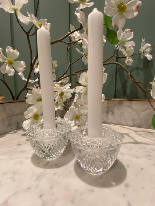 Paire de bougeoirs en cristal épais
