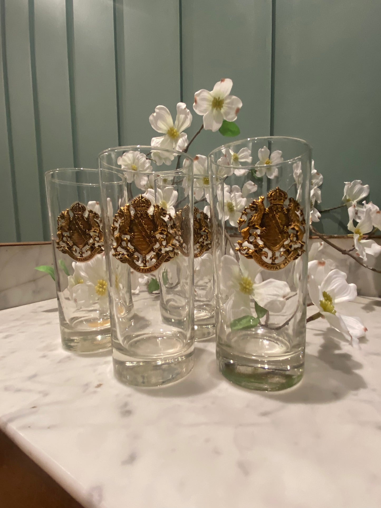 Verres décor écusson doré