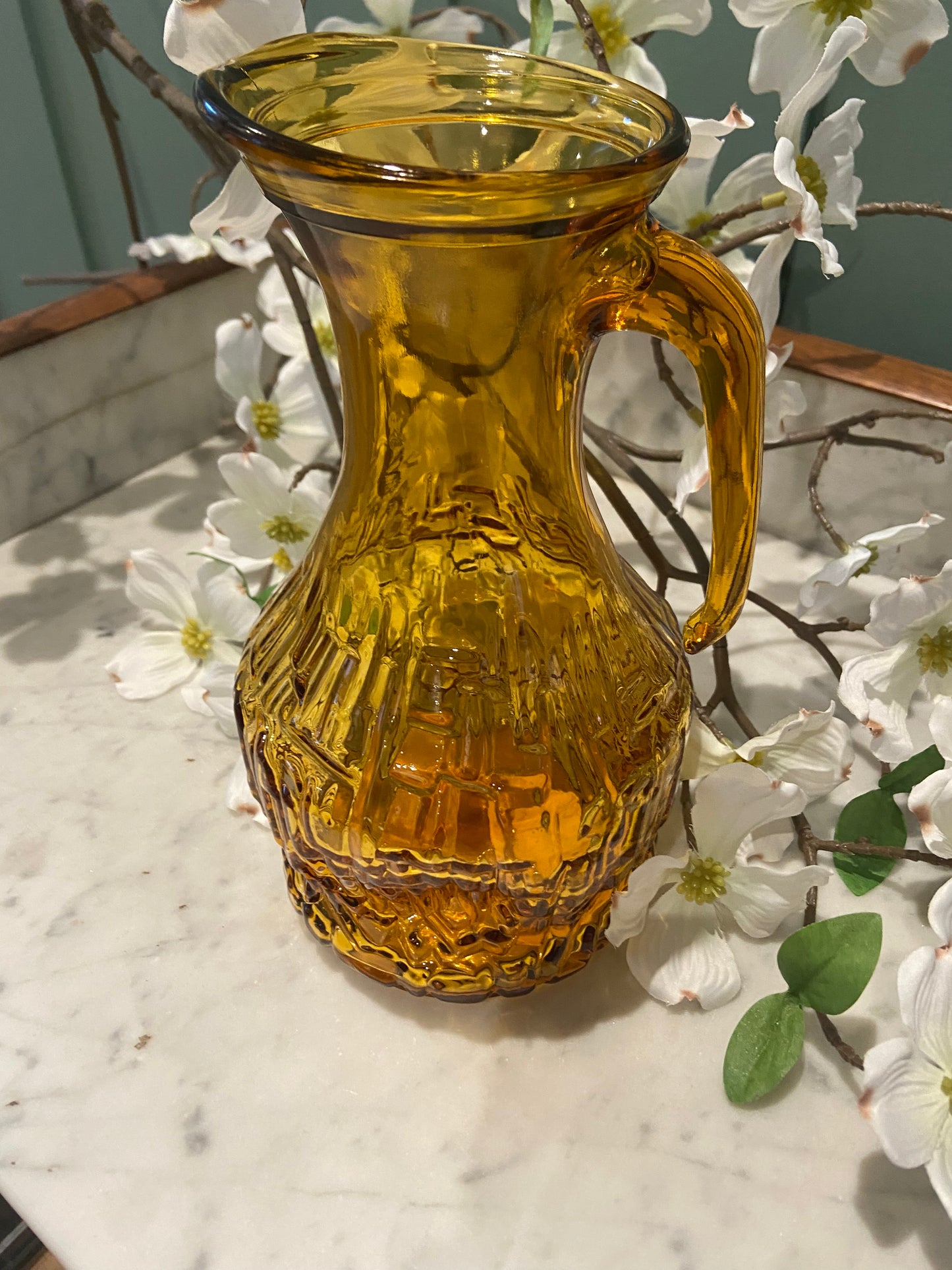 Carafe en verre ambré