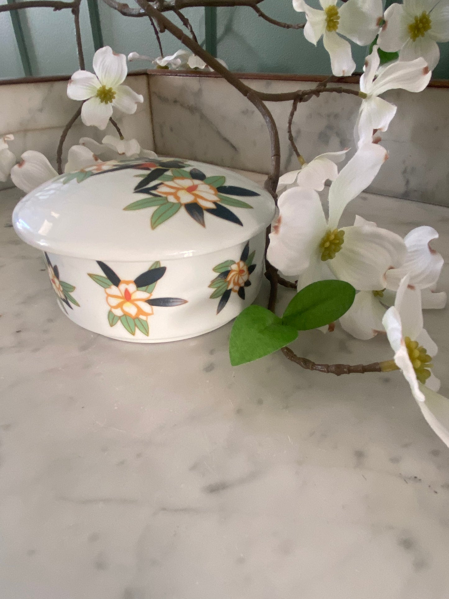 Boite céramique décor fleurs